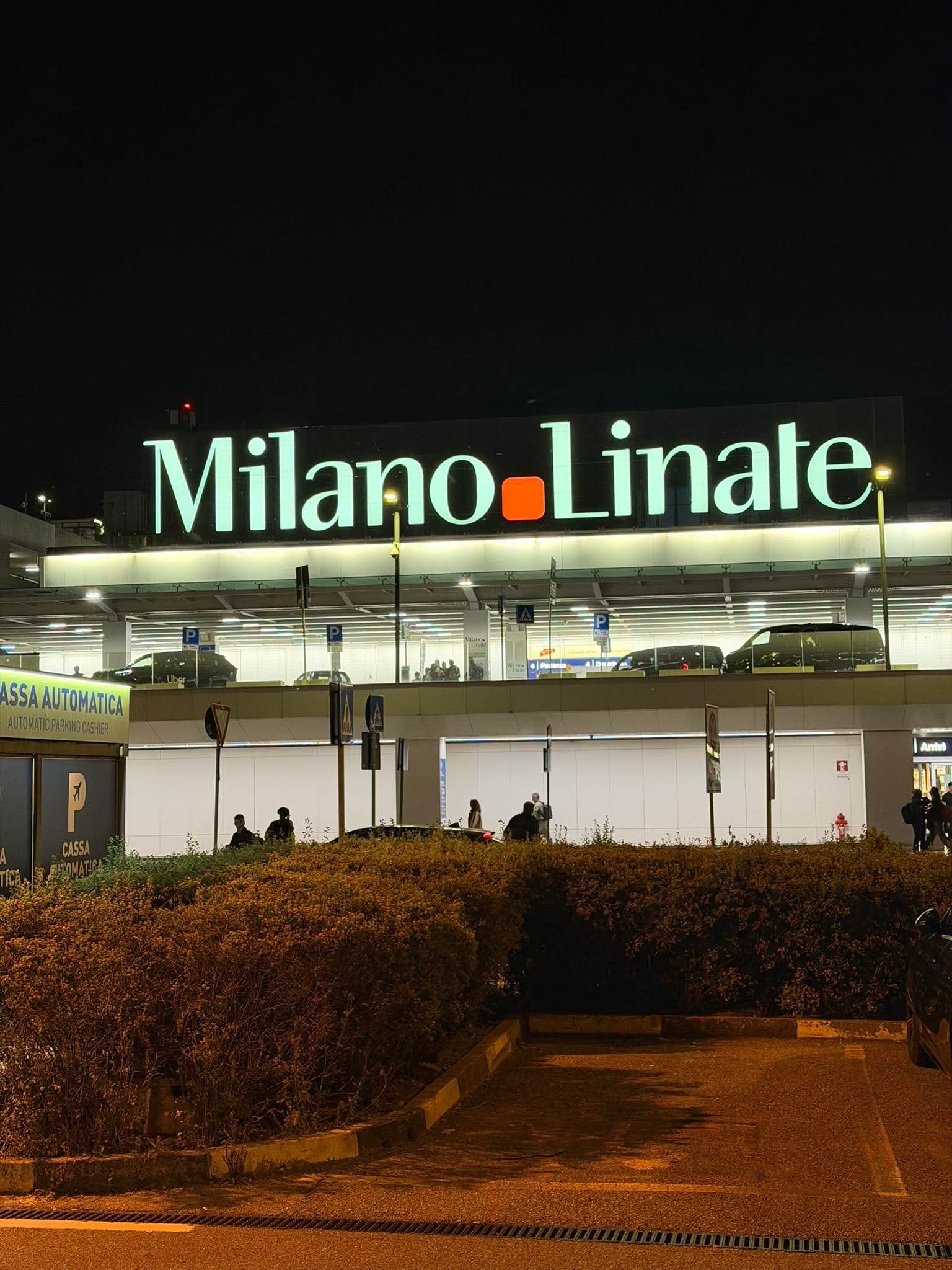 Aeroporto di Milano Linate di notte